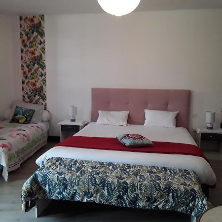 Madelon IV Bed and Breakfast Belvès Exteriör bild