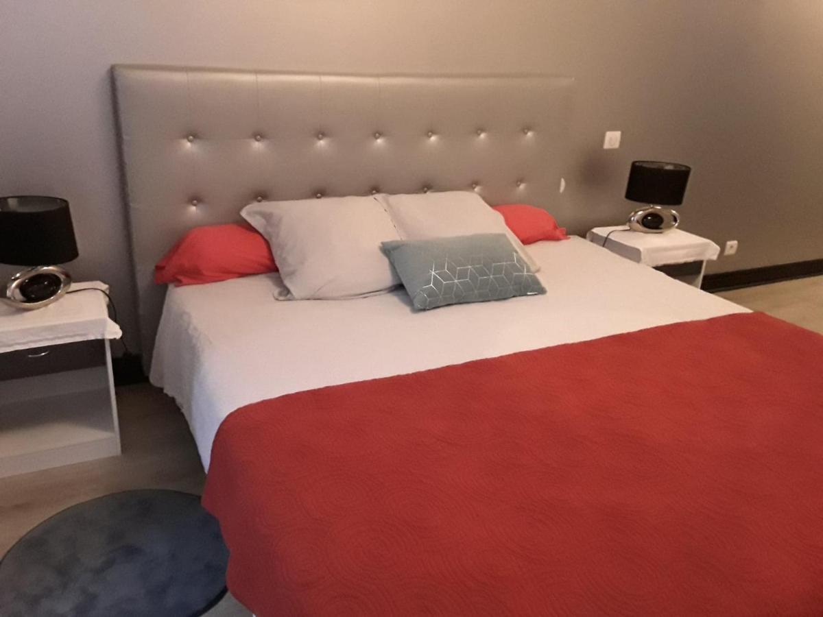 Madelon IV Bed and Breakfast Belvès Exteriör bild