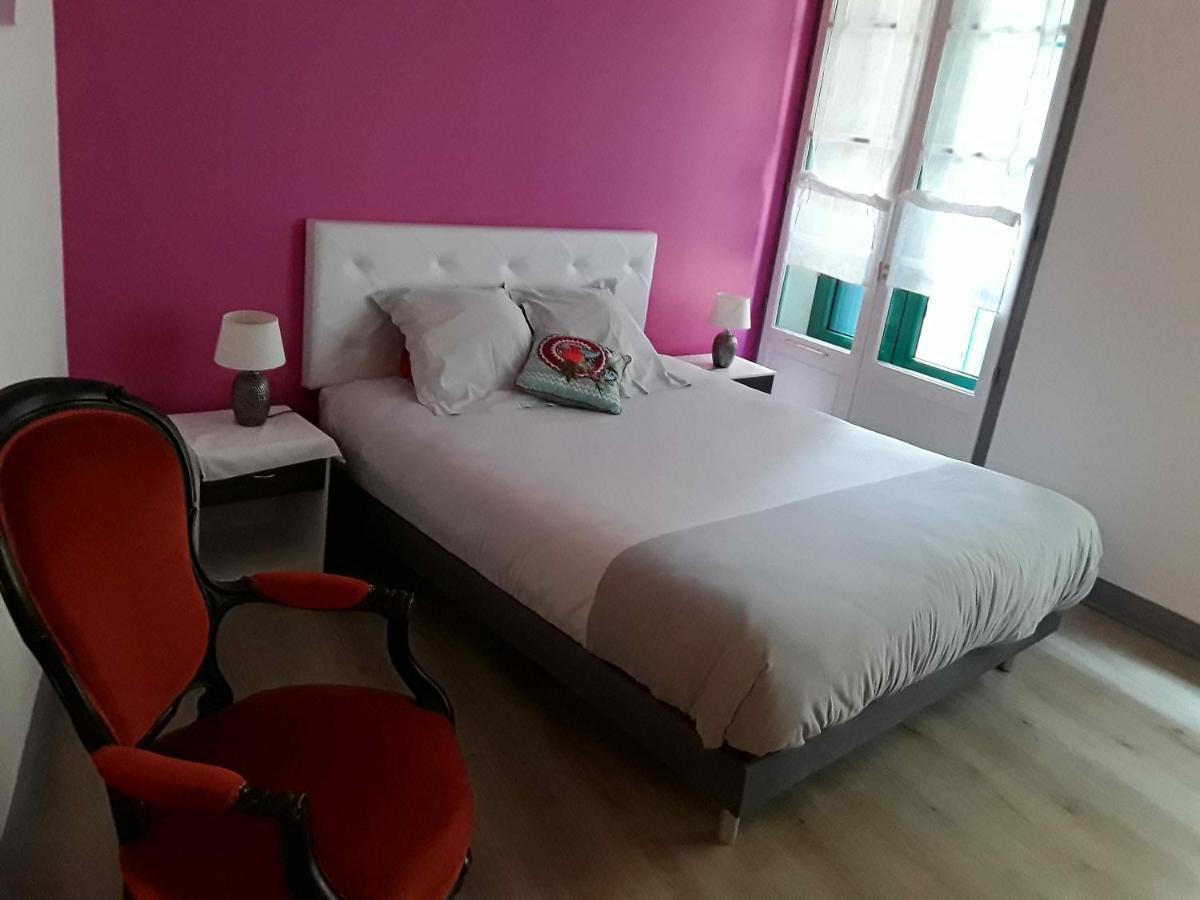 Madelon IV Bed and Breakfast Belvès Exteriör bild
