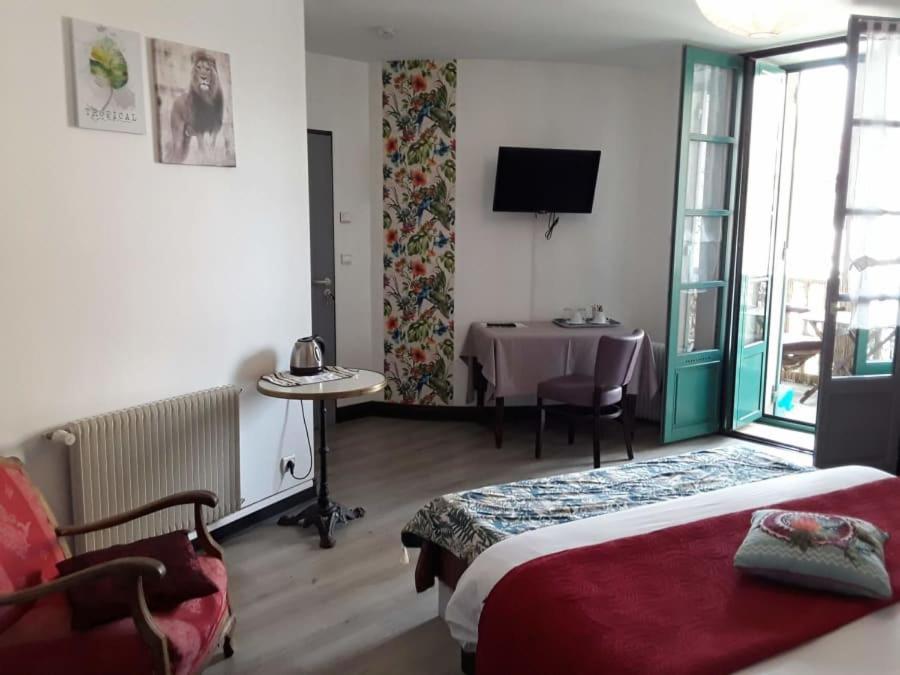 Madelon IV Bed and Breakfast Belvès Exteriör bild