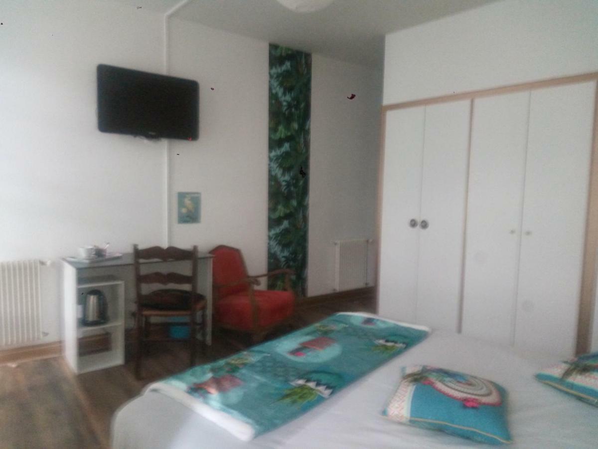 Madelon IV Bed and Breakfast Belvès Exteriör bild